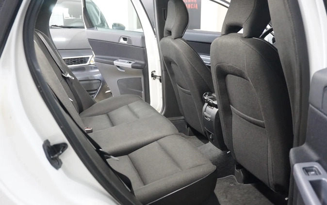 Volvo V50 cena 17900 przebieg: 213000, rok produkcji 2011 z Gryfice małe 562